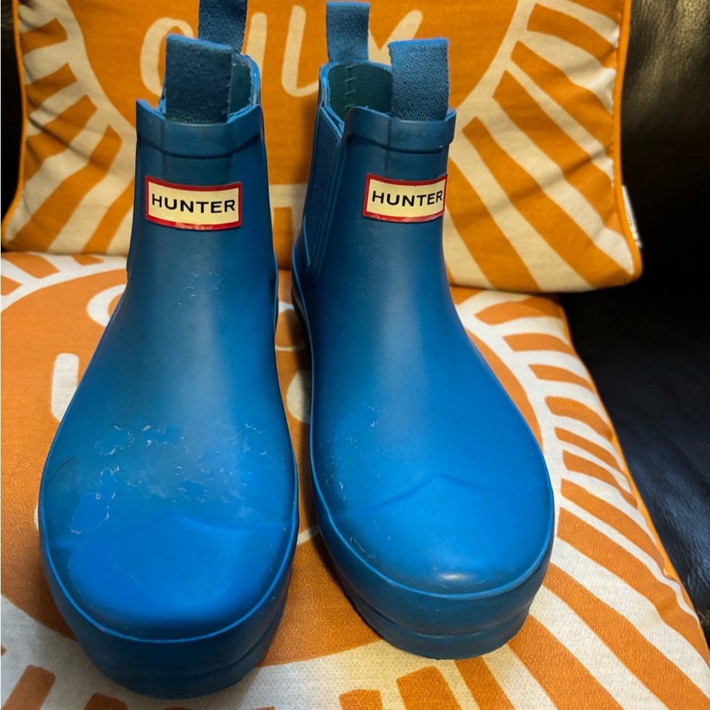 Lil Girl HUNTER Ankle Boots! I’m not sure of size 12-2 I believe.🎈